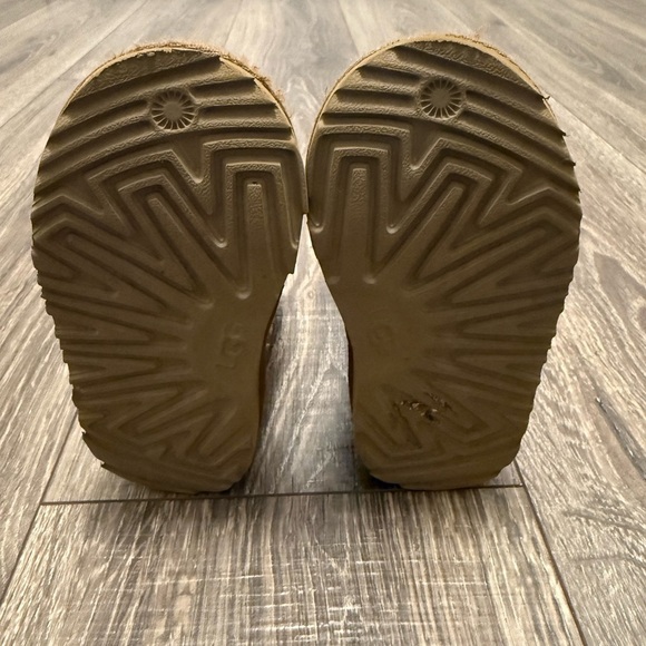 UGG GIRLS CLASSIC II GLITTER LEOPARD Cheetah BOOT SIZE 6 KIDS CHESNUT - Picture 7 of 9